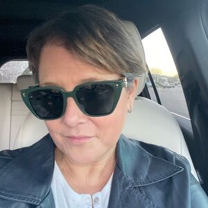 Meet your Posher, Stacy